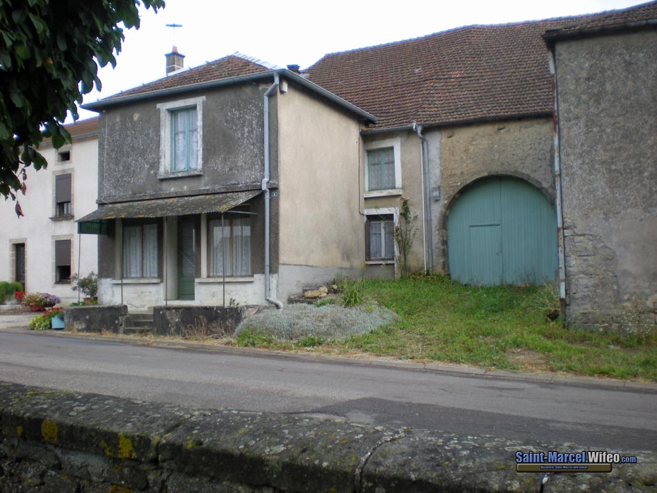 La route de Noroy en sortant du village